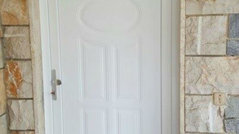 Porta in pvc con pannello 2
